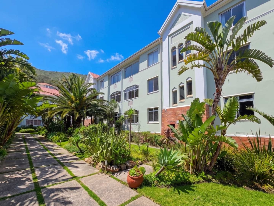 To Let 2 Bedroom Property for Rent in Green Point Western Cape